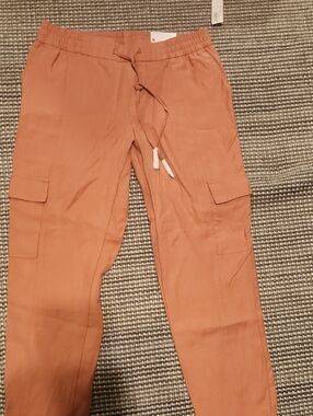 Old Navy Women's Cargo Pants in Terracotta Rust